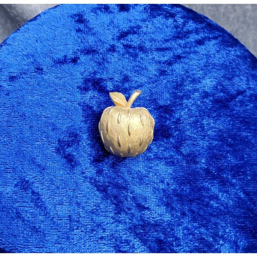 vintage napier gold tone teachers apple brooch